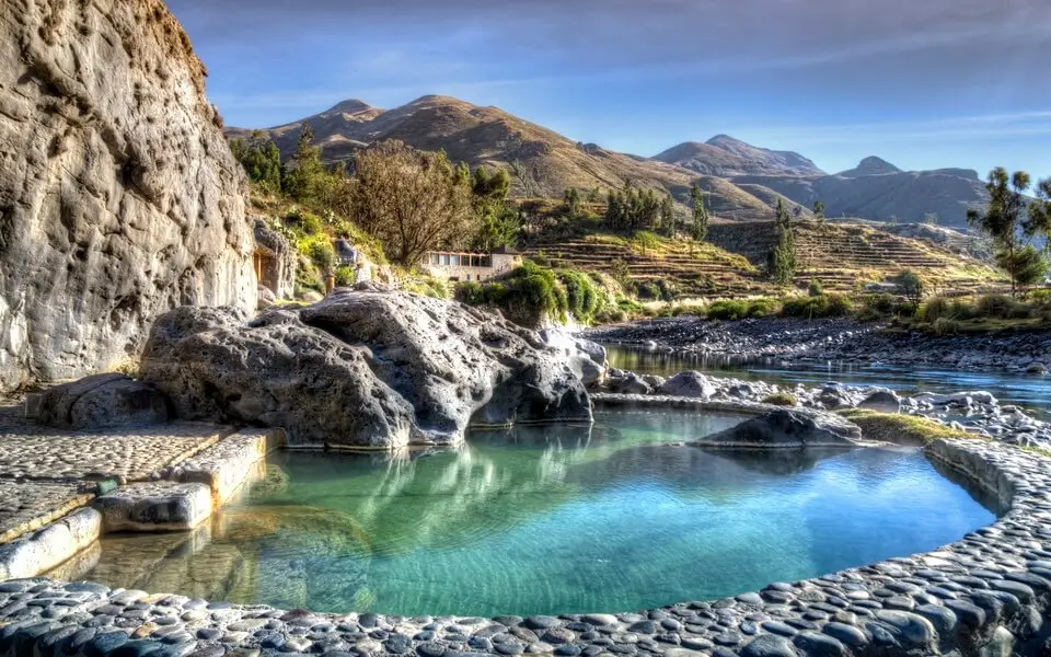 colca canyon + flight of the condor + bus to puno